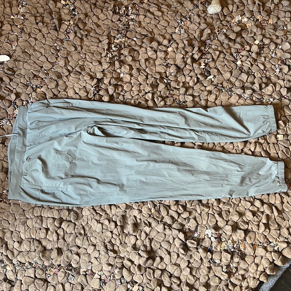Men’s Lululemon surge joggers olive green size large